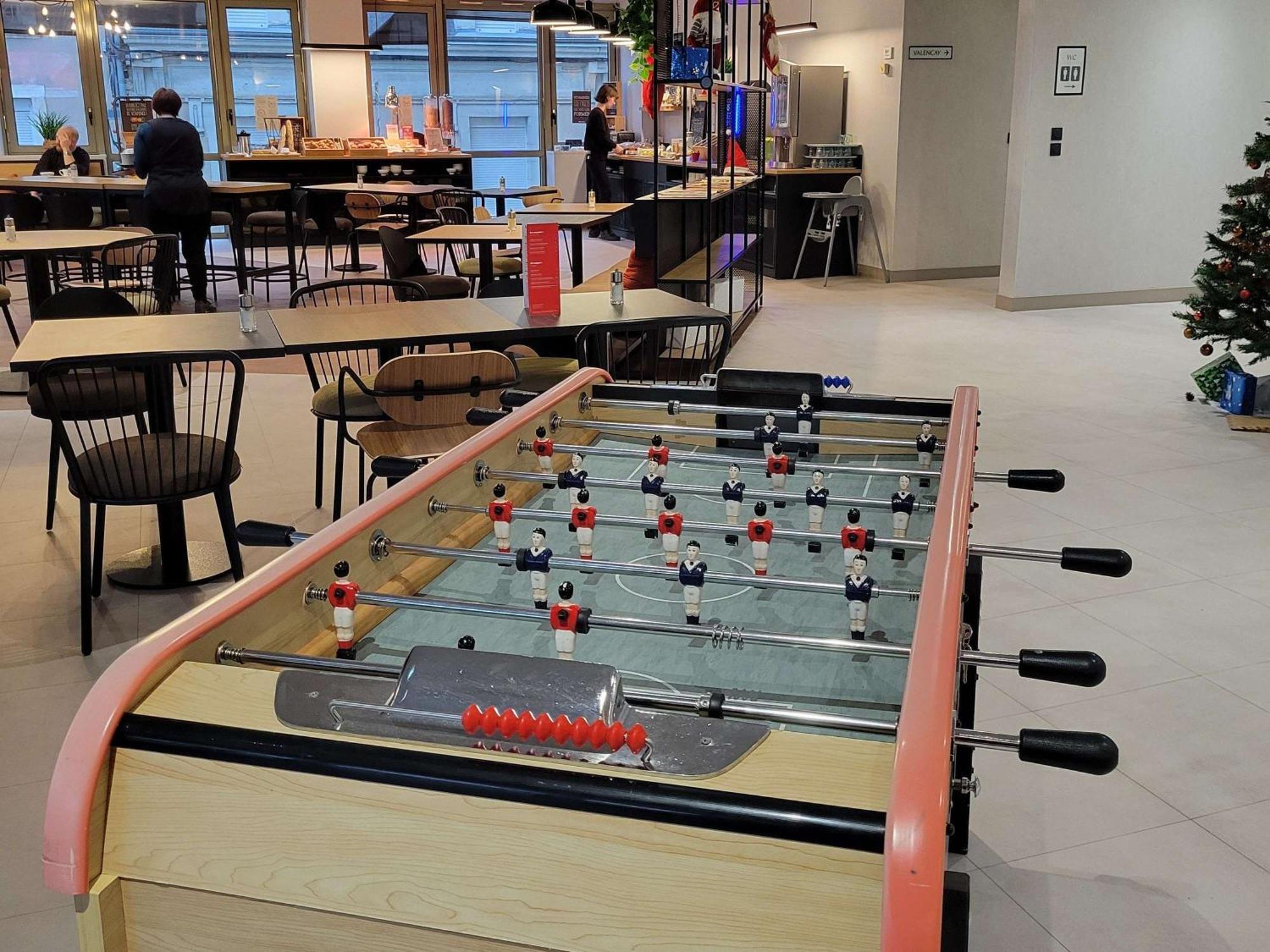 Ibis Châteauroux Buitenkant foto