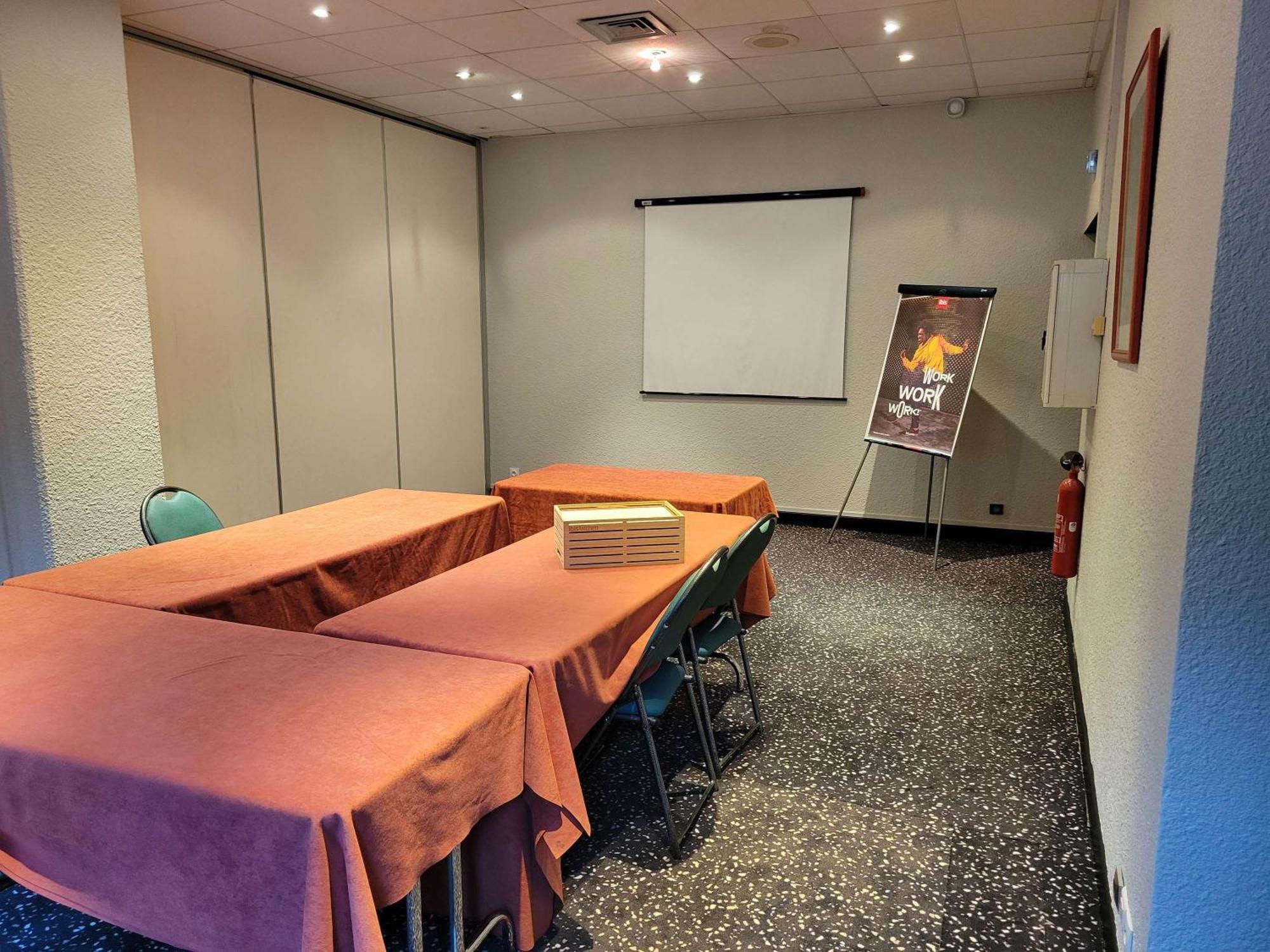 Ibis Châteauroux Buitenkant foto