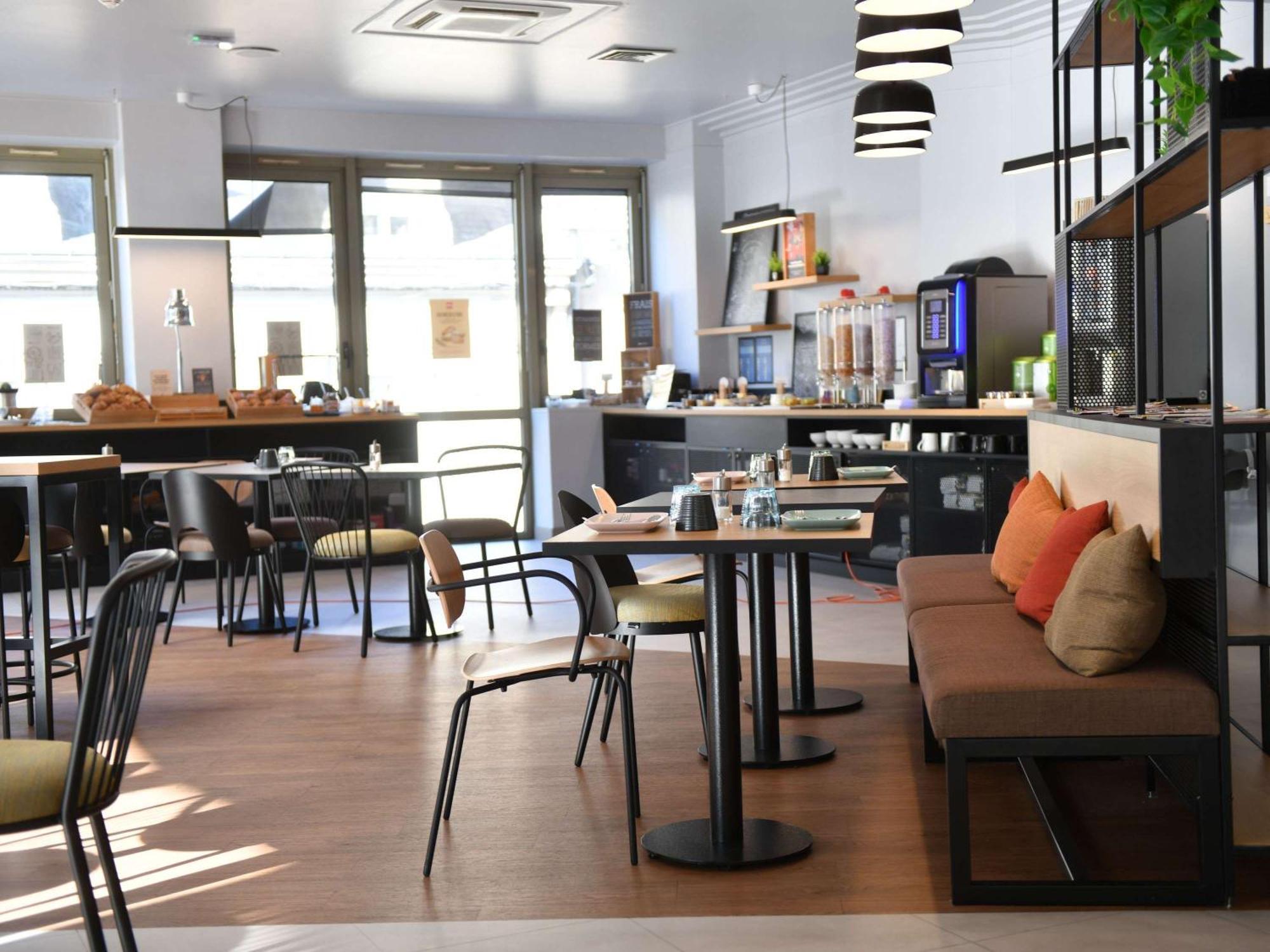 Ibis Châteauroux Buitenkant foto