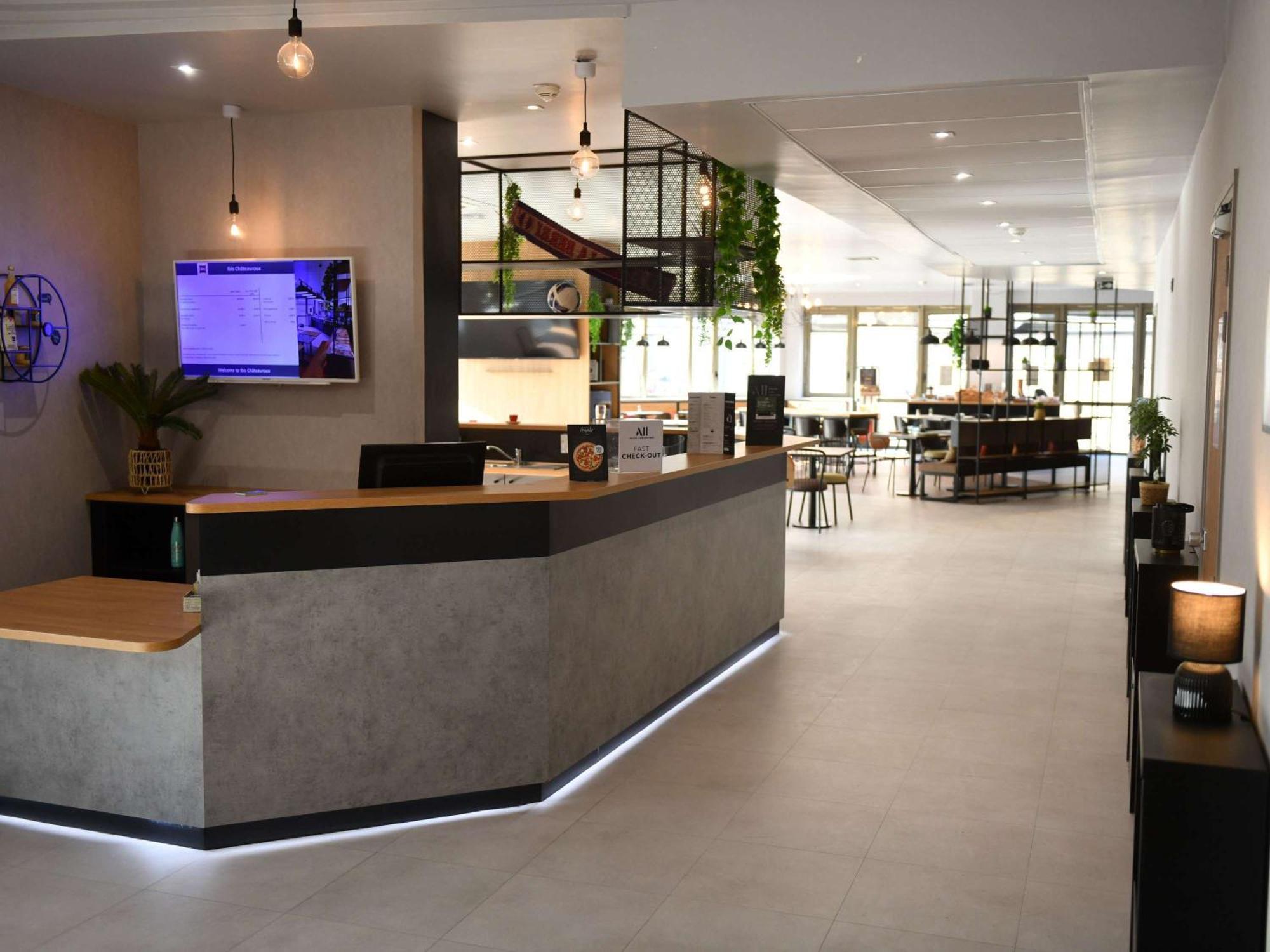 Ibis Châteauroux Buitenkant foto