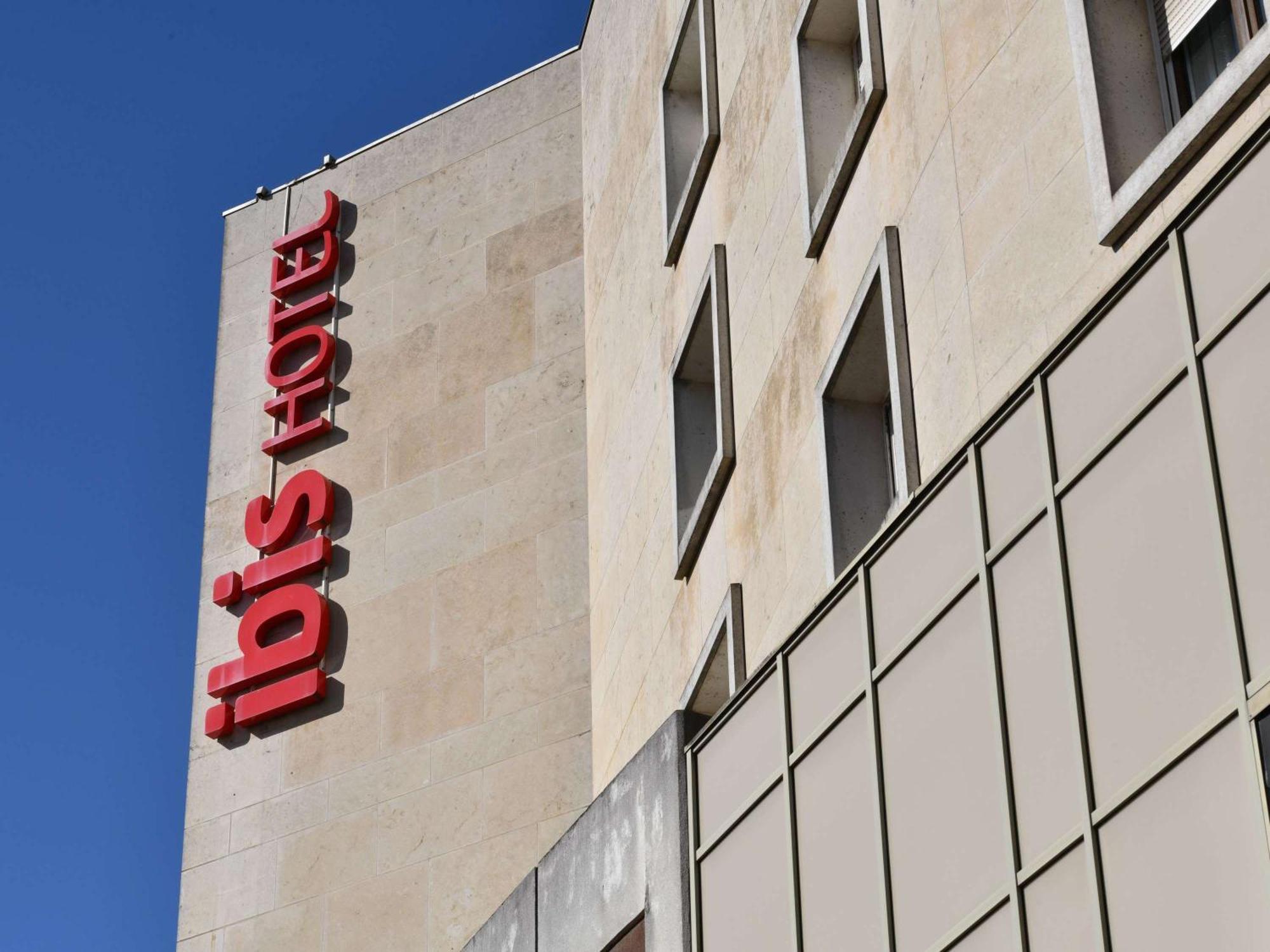 Ibis Châteauroux Buitenkant foto