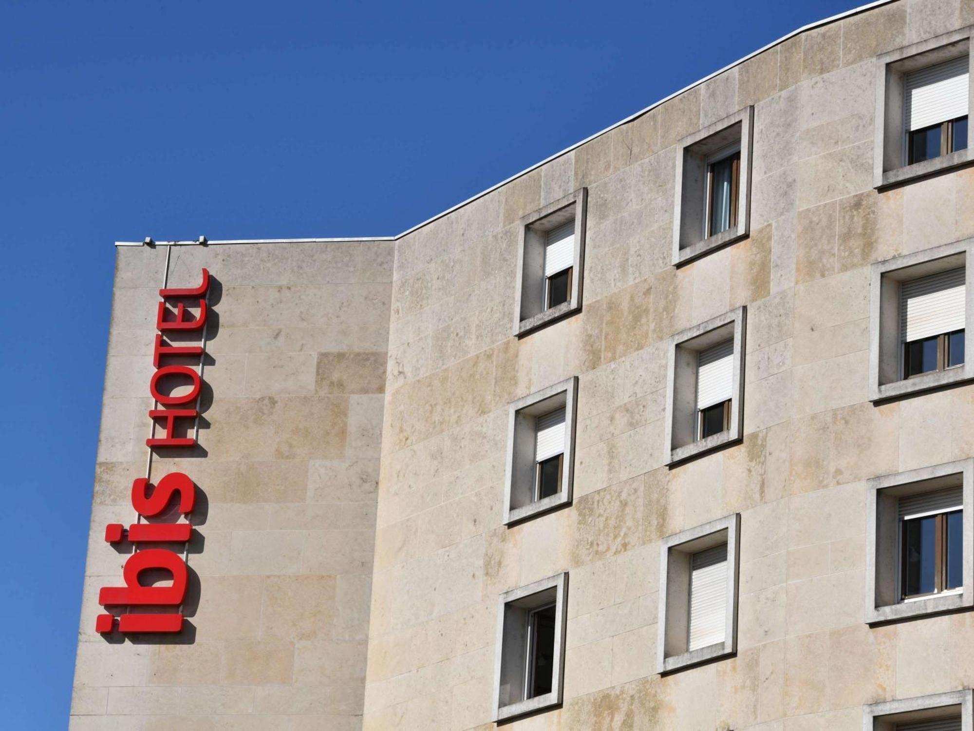 Ibis Châteauroux Buitenkant foto