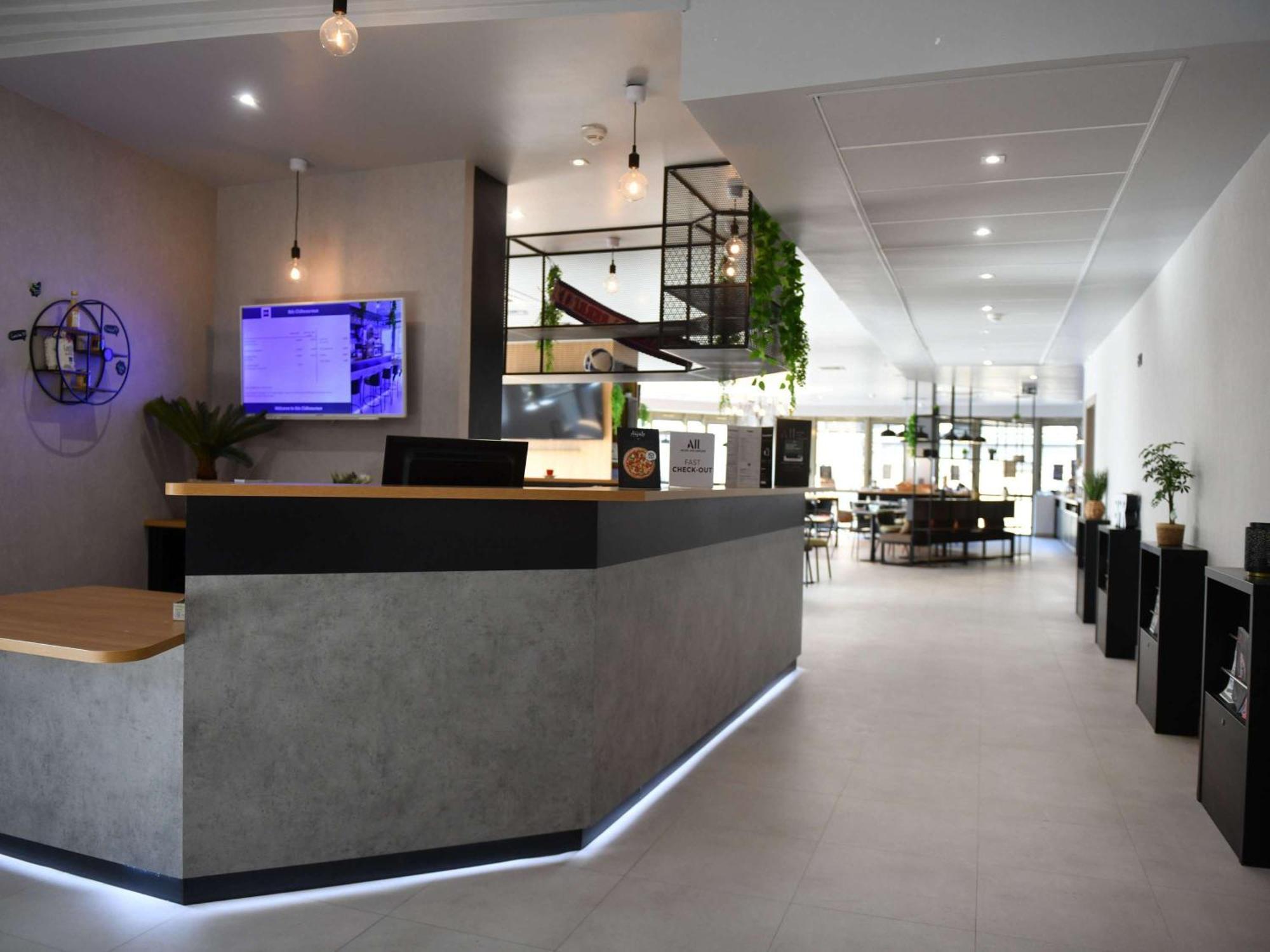 Ibis Châteauroux Buitenkant foto