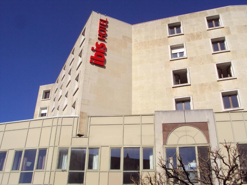 Ibis Châteauroux Buitenkant foto
